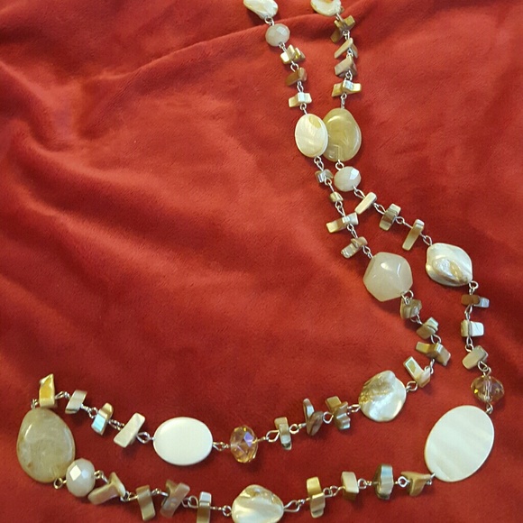 White abalone necklace - Picture 1 of 3